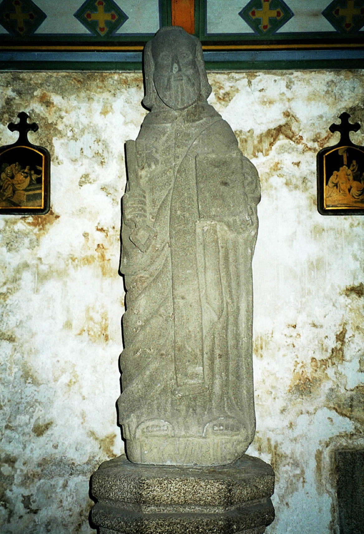 Statue saint Pierre Notre Dame dOdet photo Gaëlle Martin 2000