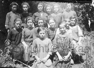 Ecole Lestonan Filles bourg 1927